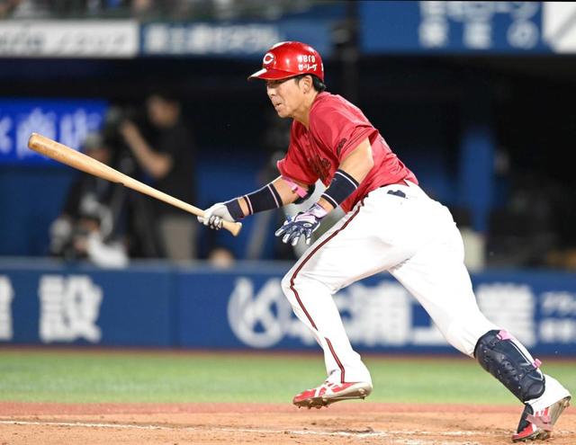 広島・野間　２位浮上決めた執念の決勝打　「前の回から（足）つっていた」　離脱・西川の分もの使命感で阪神と１差