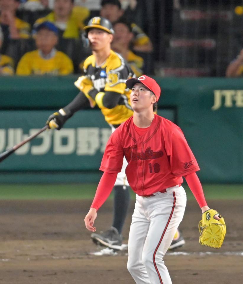 　６回、佐藤輝に勝ち越しソロを浴びる森下（撮影・立川洋一郎）