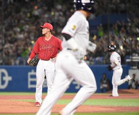広島が大量失点で痛恨３連敗　先発の森が４回８失点と大炎上　救援陣も打たれ２桁１１失点