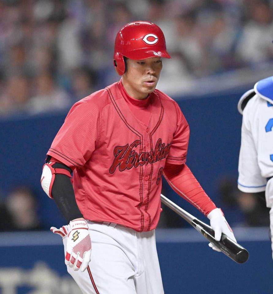 　１１日の試合で途中交代した秋山