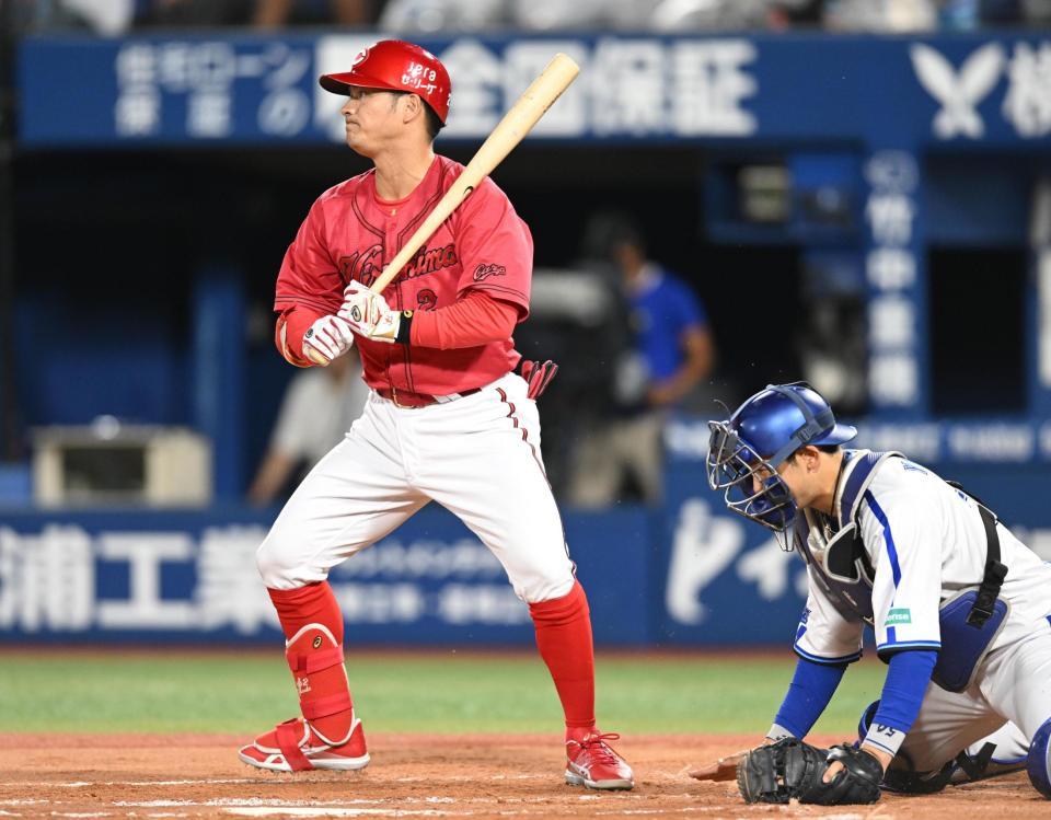 　６回、勝ち越しの押し出し四球を選ぶ田中（撮影・金田祐二）