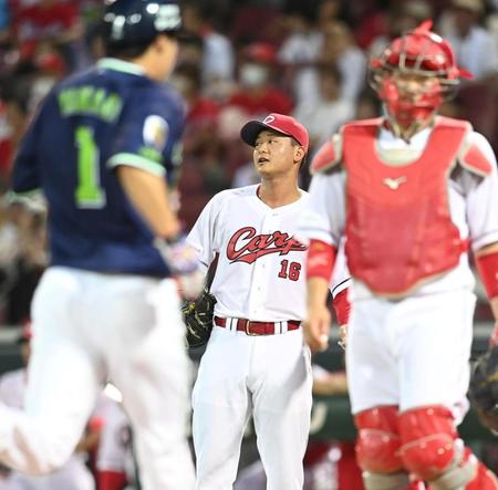 　３回、村上に同点適時打を許しぼうぜんとする森（撮影・田中太一）