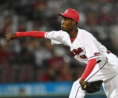 　１１回、力投するアドゥワ（撮影・田中太一）