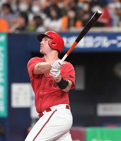 広島・デビッドソン　「すごい数字。どんどん続けば」巨人戦驚異の９発！山崎伊から３本目　一発放てば１１連勝 