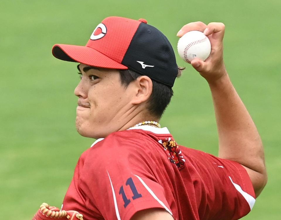 　キャッチボールで調整する九里（撮影・田中太一）