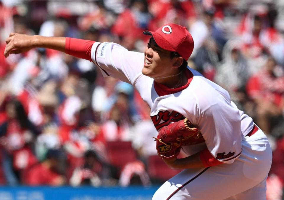 　先発し、投げ込む九里（撮影・田中太一）