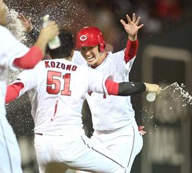 カープ堂林　サヨナラ打で曽根の神生還呼んだ　先制されても→３点差ひっくり返されても→執念の逆転星
