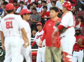 広島　不運も重なり連勝ストップ　二回にリクエストが申請できないハプニングで先制許す　８日から阪神戦