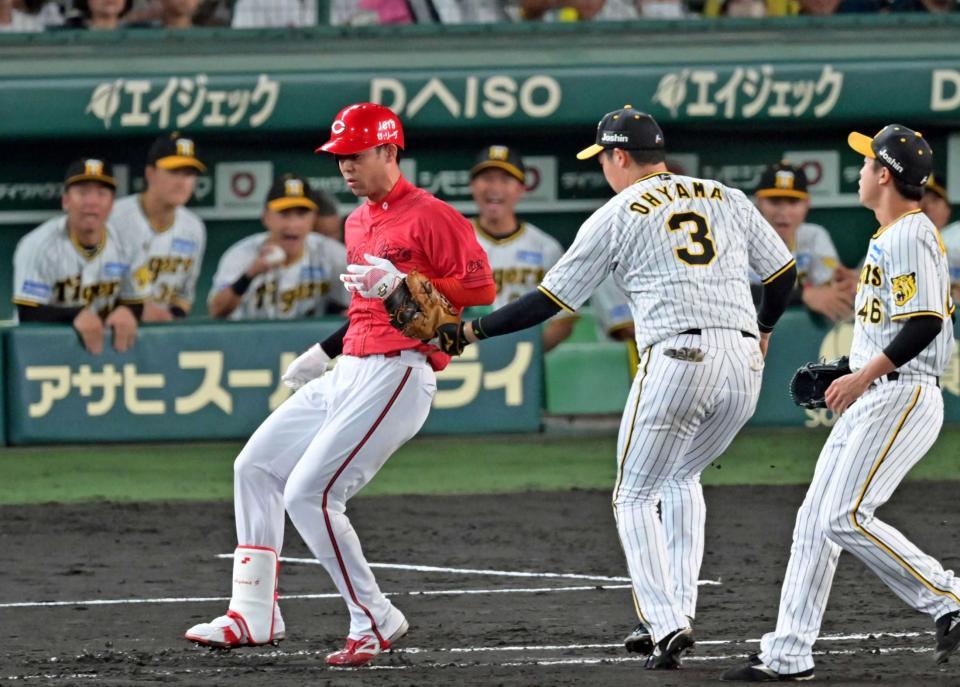 　８回、一ゴロに倒れる・秋山