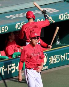 広島・新井監督　秘策不発で１０差　天敵・大竹攻略へ左打者７人スタメンも秋山、西川また無安打　次回へ「ミーティングを」