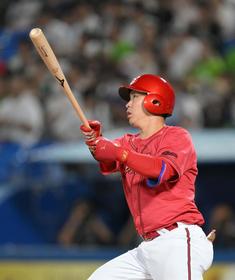 広島　堂林が４番弾！３年ぶりシーズン２桁本塁打