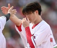 　５回途中で降板する森下（撮影・田中太一）