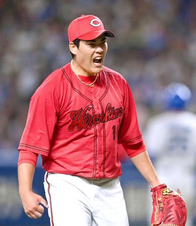 　４回、石川昂を併殺に仕留め、声を張り上げる九里（撮影・田中太一）