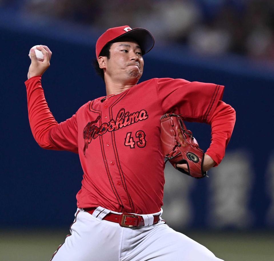 　８回、中日打線を無失点に抑える島内（撮影・田中太一）