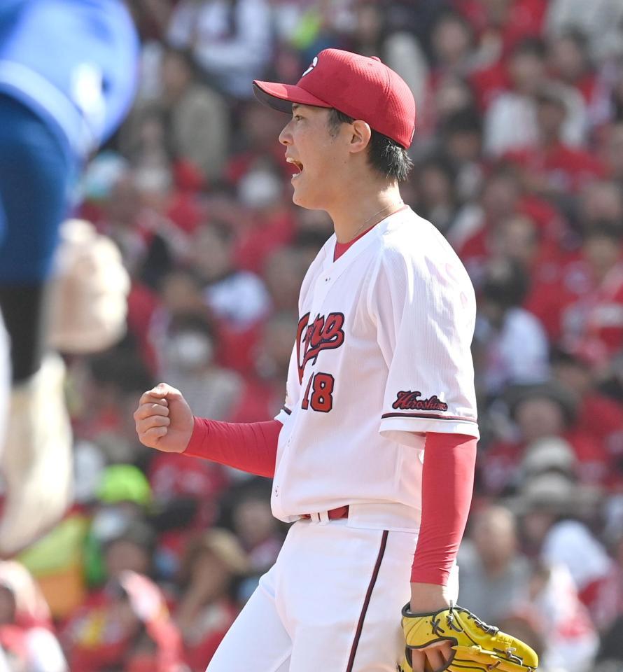 　４回、大和を打ち取り、ガッツポーズを決める森下（撮影・田中太一）