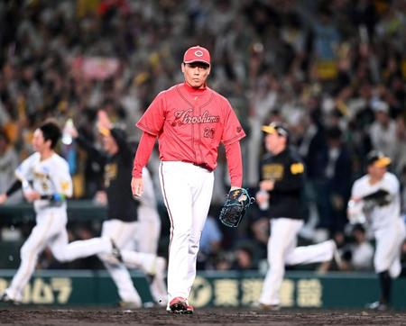 広島・新井監督が選択した３度の申告敬遠　最後の最後に落とし穴　まさかのストレート四球