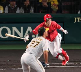 広島が初回に速攻　菊池二塁打→小園左前適時打　２試合連続先制「粘り強く食らいついていきました」