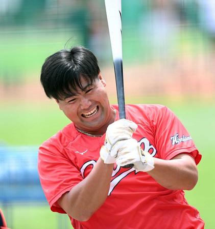 　期待のかかる末包、この秋はバットを振り込む