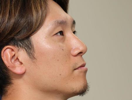 　ＦＡの申請を終え、記者の質問に答える西川（撮影・坂部計介）