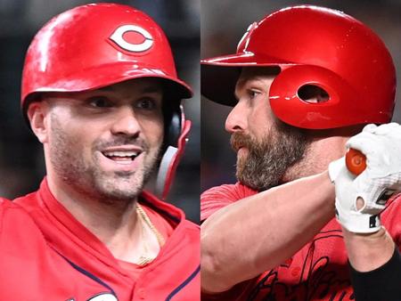 　広島・マクブルーム（左）とデビッドソン