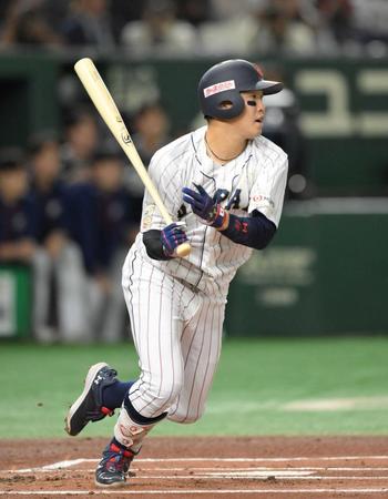 　１回、右前打を放つ（撮影・伊藤笙子）