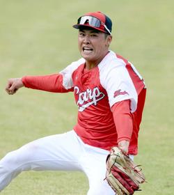 カープ久保　トリプルスリーの極意吸収へ　ヤクルト山田と合同自主トレ「２世になれるように」