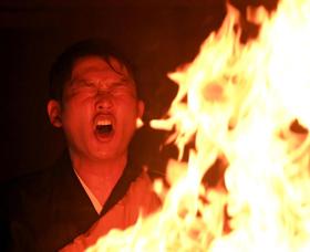 広島　新井監督が２１年連続の護摩行　９０分間「広島優勝　心願成就」と唱えて炎と向き合う「何回やっても苦しい」「選手が大きなケガをしないように」