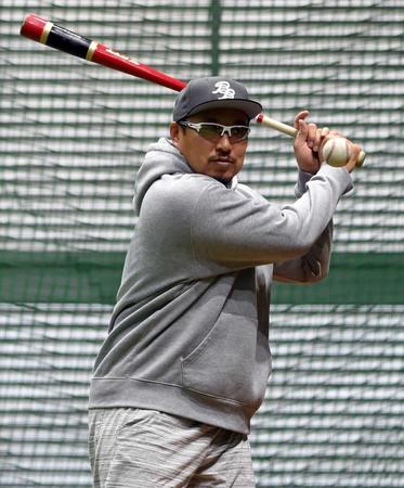 　春季キャンプへ向けて意欲を示す松山