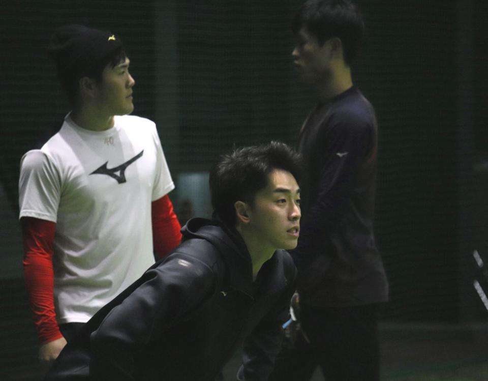 　ノックを受ける常広（中央）＝撮影・畠山賢大