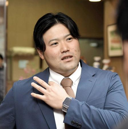 　宿舎に到着し思いを語る末包