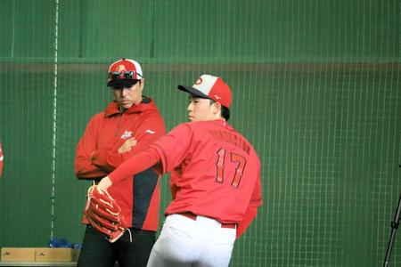 広島　ドラ１・常広が１軍初ブルペン　黒田アドバイザー＆山本浩二氏のレジェンド熱視線の中で３４球