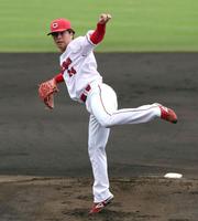 　先発し力投する黒原（撮影・山口登）