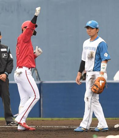 広島・新井監督「ホッとしたんじゃないの？奨成も」　１、２軍振り分け「うれしい悩みですね」【一問一答】