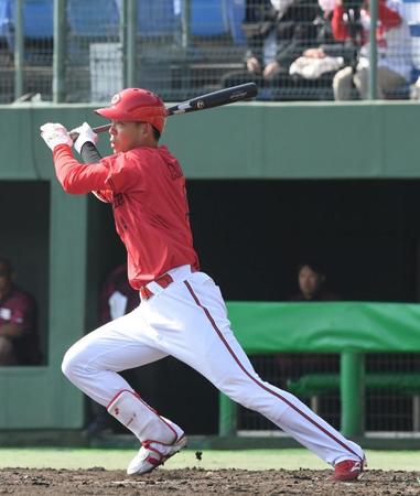 ベテラン健在、オープン戦初出場の広島・秋山が1安打1盗塁