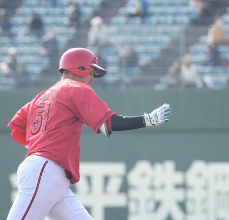 広島・小園が楽天の開幕投手・早川からオープン戦１号を含む３安打の大暴れ「侍もあるので気持ちを引き締めてやっていければ」