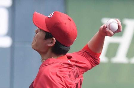　スプリットチェンジを投げ込む九里（撮影・市尻達拡）