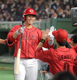広島　坂倉が今季１号ソロ！戸郷から４得点　本塁打はチーム９試合ぶり