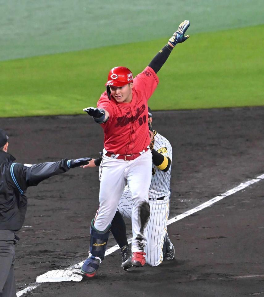 　９回、先制となる適時三塁打を放った田村（撮影・北村雅宏）