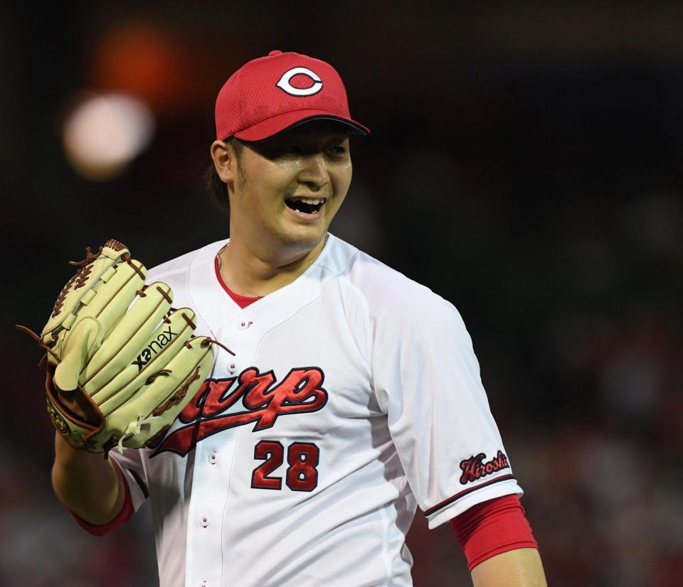 　３回を無失点で終え、笑顔がはじける床田（撮影・市尻達拡）