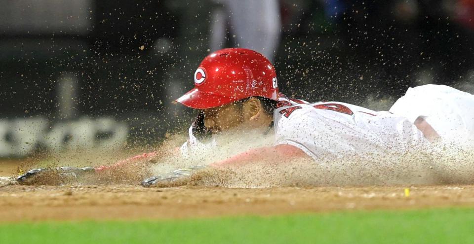 　４回、三走・矢野は一走・菊池の二盗の際に本塁へ滑り込む