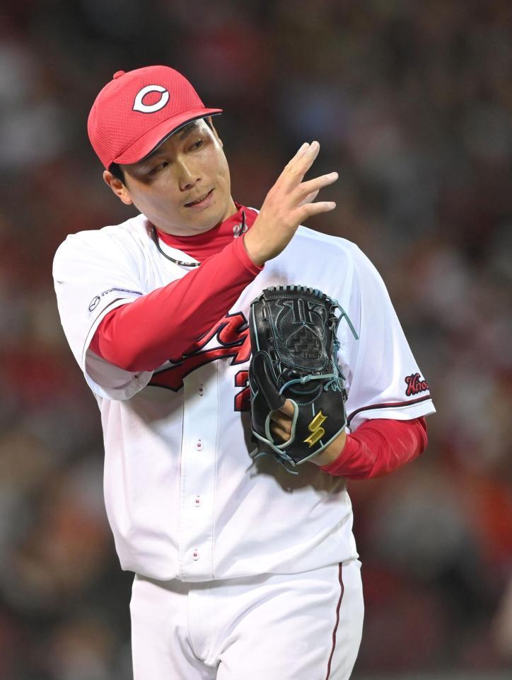 　１回無失点と好投した栗林（撮影・市尻達拡）