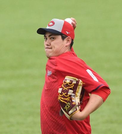 　キャッチボールで調整する九里（撮影・園田高夫）