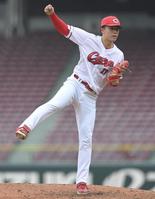 　本拠地のマウンドでシート打撃に登板した常広（撮影・市尻達拡）