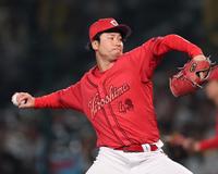 　８回、阪神打線を無失点に抑える島内（撮影・田中太一）