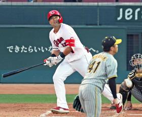 広島“天敵”攻略　末包が東洋大後輩・村上から３ラン「いい投手から打てた」　４連勝けん引し貯金４　首位と０・５差