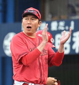 ５時間超の死闘制した広島・新井監督　ブルペン総動員、有事の際は「矢野かキクにいってもらおうと思っていた」【一問一答】