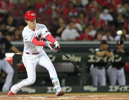 　６回、右前タイムリーを放った森下（撮影・市尻達拡）