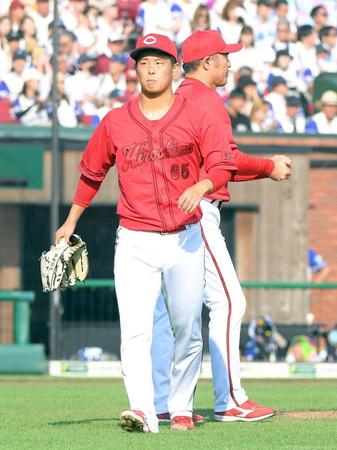 　７回途中、３失点で降板する玉村（撮影・佐藤厚）