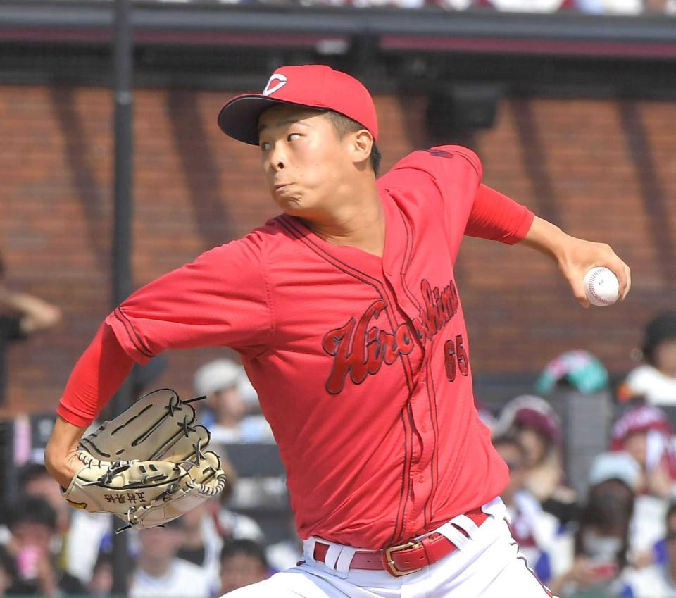 　楽天打線相手に力投する玉村
