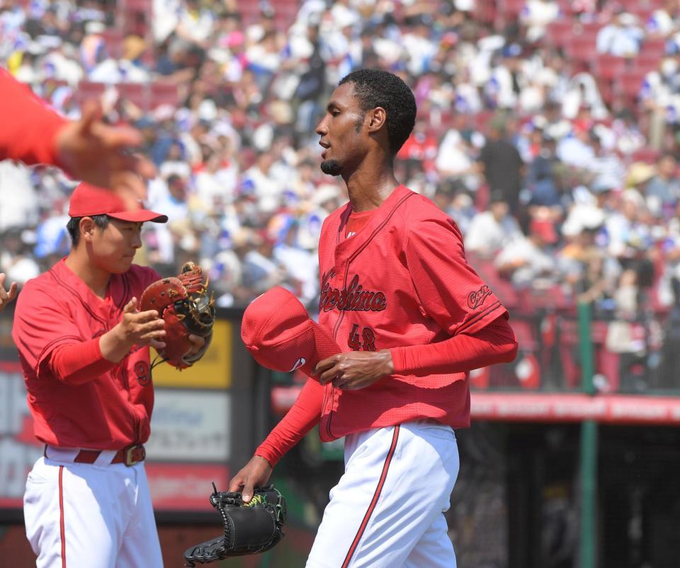 　味方の失策もあり、３回までに５点を失ったアドゥワ（撮影・佐藤厚）